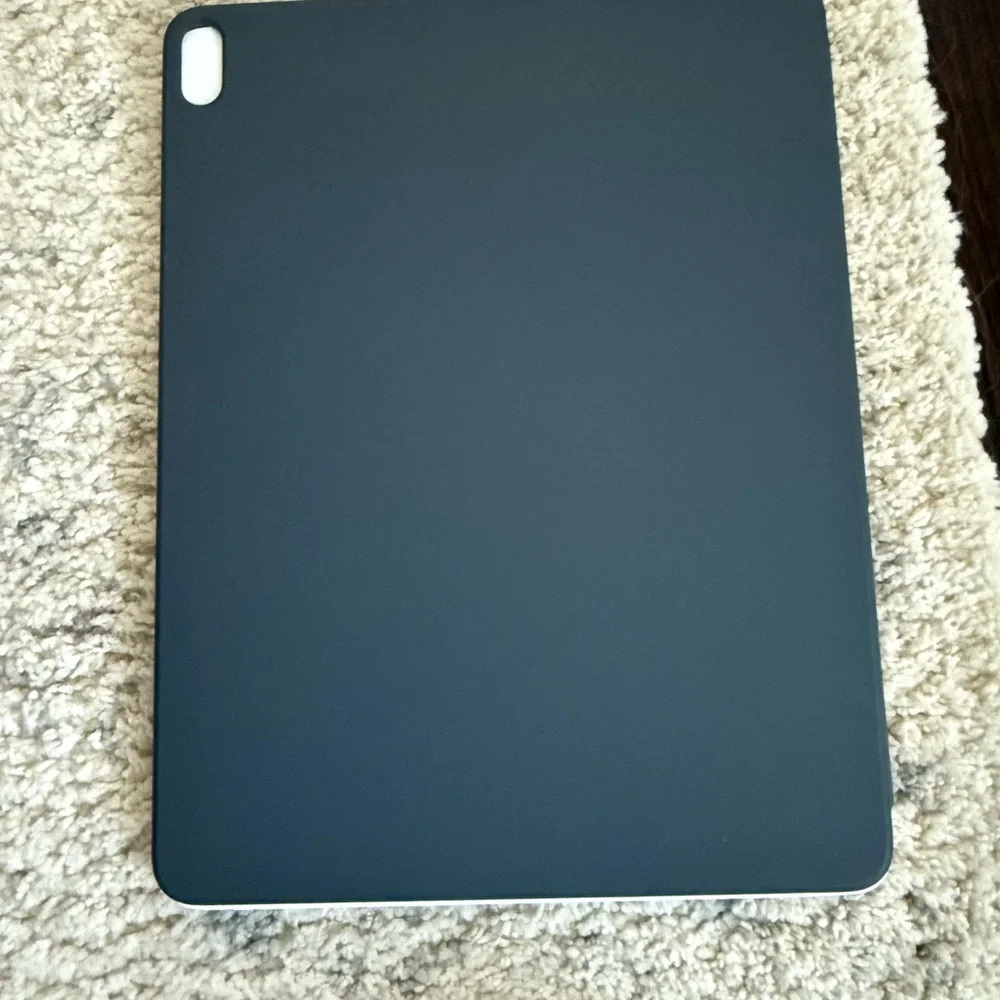 Apple Dark Grey Magnet iPad Cover